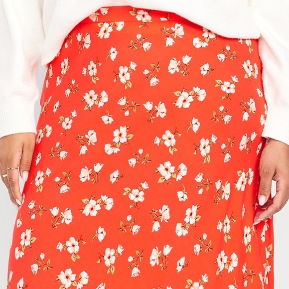 Old Navy red floral Crepe A-Line Midi Skirt - Picture 5 of 13